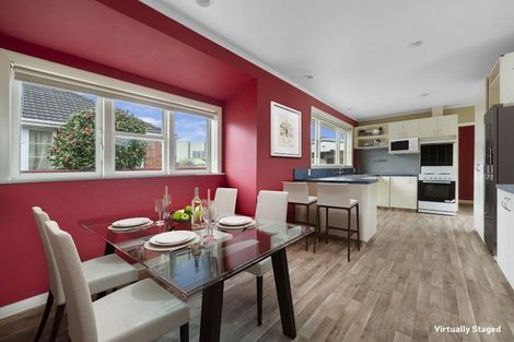 Photo of property in 12 Bristol Crescent, Roslyn, Palmerston North, 4414