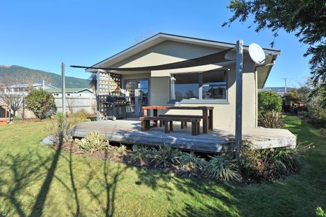 Photo of property in 52 Marlowe Street, Stoke, Nelson, 7011