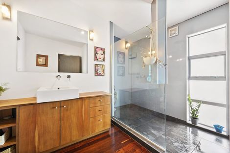 Photo of property in 30b Kaihuia Street, Northland, Wellington, 6012