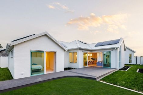 Photo of property in 94 Hugo Shaw Drive, Cambridge, 3434