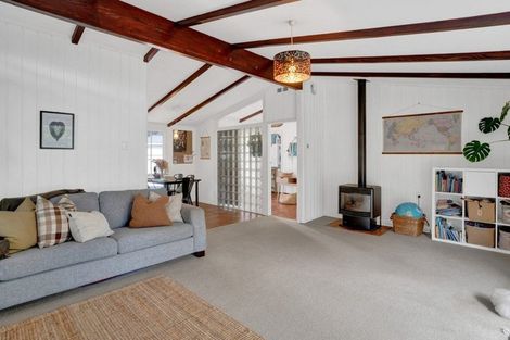 Photo of property in 5 Prudence Place, Oakura, 4314