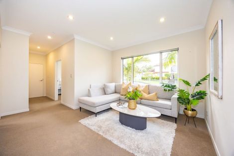 Photo of property in 21 Hornbill Drive, Fairview Heights, Auckland, 0632