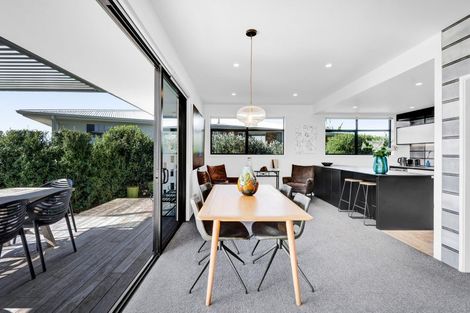 Photo of property in 40d Awanui Street, Merrilands, New Plymouth, 4312