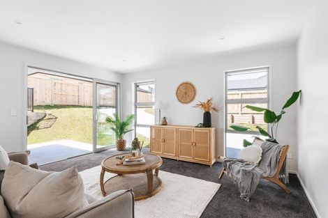 Photo of property in 14 Anglers Way, Omokoroa, 3114