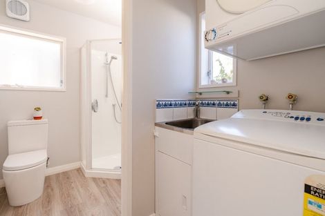 Photo of property in 13 West Road, Northland, Wellington, 6012