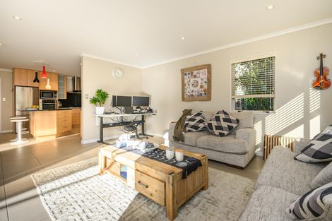 Photo of property in 6 Alan Street, Palmerston North, 4414