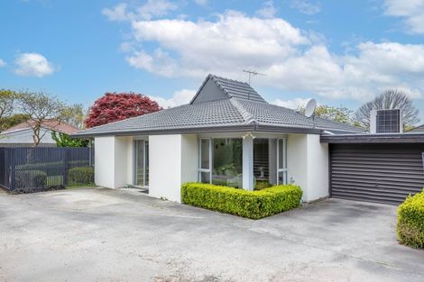 Photo of property in 1/195b Wairakei Road, Bryndwr, Christchurch, 8053