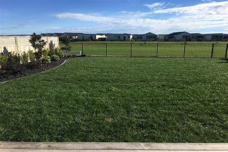 Photo of property in 33 Harding Drive, Papamoa Beach, Papamoa, 3118