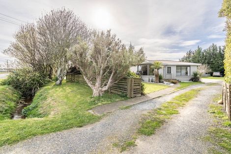 Photo of property in 62 Watt Road, Otatara, Invercargill, 9879