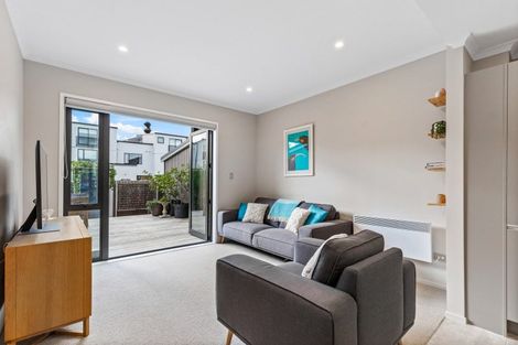 Photo of property in 37 Mapou Road, Hobsonville, Auckland, 0616