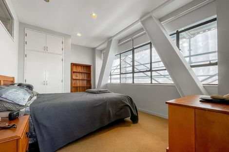 Photo of property in Endeavour Apartments, 16/125u Thorndon Quay, Pipitea, Wellington, 6011