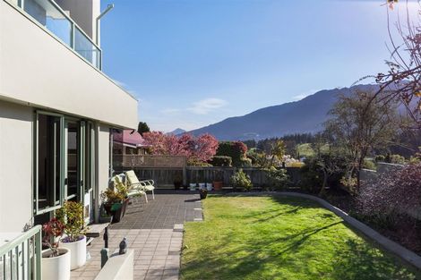 Photo of property in 690 Peninsula Road, Kelvin Heights, Queenstown, 9300