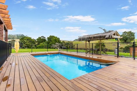 Photo of property in 104 Foster Road, Kumeu, 0891