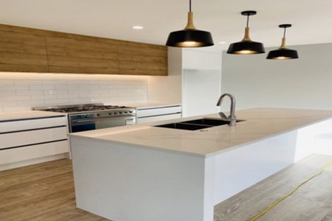 Photo of property in 125 Godfrey Drive, Orewa, 0931