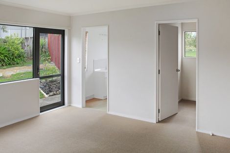 Photo of property in 8 Ruapehu Drive, Fitzherbert, Palmerston North, 4410