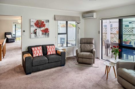 Photo of property in 19 Samwell Drive, Whitby, Porirua, 5024