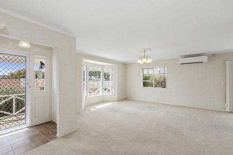 Photo of property in 33 White Heron Drive, Massey, Auckland, 0614