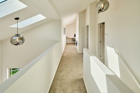 Photo of property in 26 Koreke Close, Kenepuru, Porirua, 5022