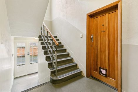 Photo of property in 9a Stowe Hill, Thorndon, Wellington, 6011