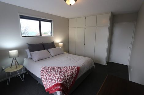 Photo of property in 2 Ringwood Place, Avonhead, Christchurch, 8042