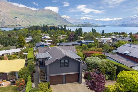 Photo of property in 42 Manuka Crescent, Wanaka, 9305