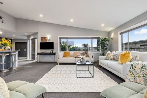 Photo of property in 6a Queenwood Road, Levin, 5510
