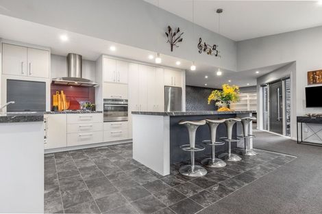 Photo of property in 6a Queenwood Road, Levin, 5510