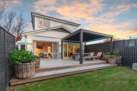 Photo of property in 64 Jeffreys Road, Fendalton, Christchurch, 8052