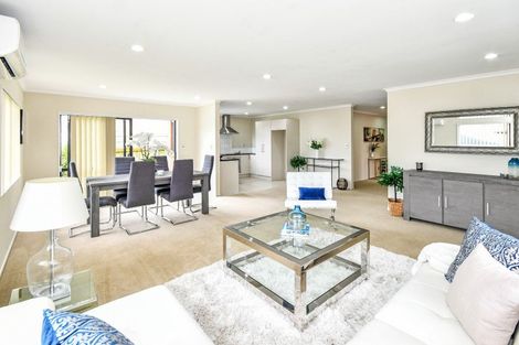 Photo of property in 17 Kokako Rise, Papakura, 2110