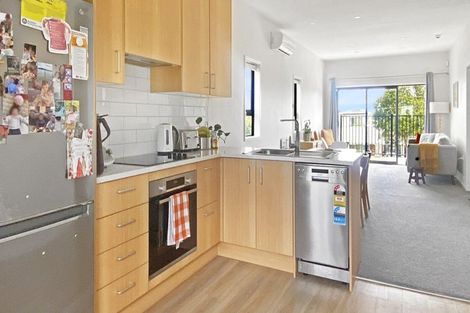 Photo of property in 15 Whakarato Way, Takanini, 2112