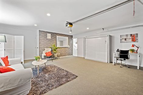 Photo of property in 38 Hyde Road, Rothesay Bay, Auckland, 0630
