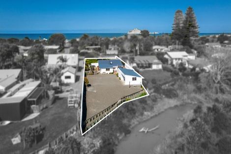 Photo of property in 36 Airini Road, Waimarama, Havelock North, 4294