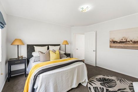 Photo of property in 9a Bradbury Road, Botany Downs, Auckland, 2010