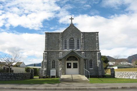 Photo of property in 94 Commercial Street, Takaka, 7110
