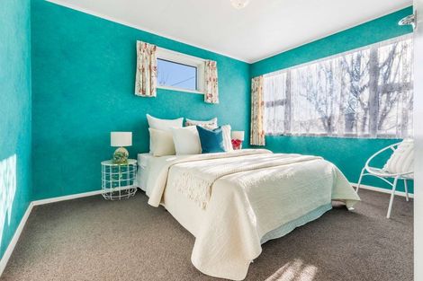 Photo of property in 2 Marsden Place, Awapuni, Palmerston North, 4412