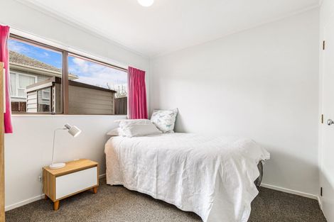 Photo of property in 1/60 Nikau Street, New Lynn, Auckland, 0600