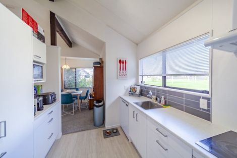 Photo of property in 42 Whiting Crescent, Greenmeadows, Napier, 4112