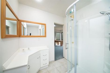 Photo of property in 32 Stewart Crescent, Hokowhitu, Palmerston North, 4410