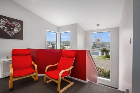 Photo of property in 98 Aotea Drive, Aotea, Porirua, 5024