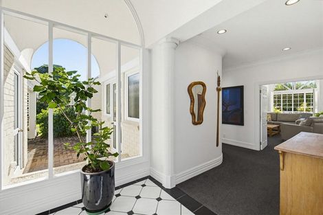 Photo of property in 1 Maple Lane, Waikanae, 5036