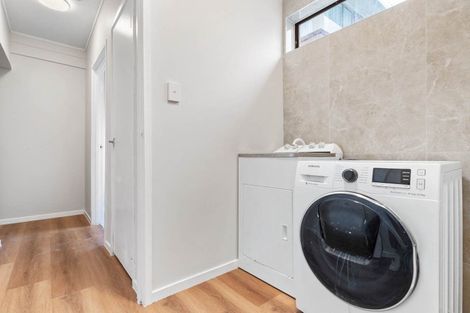 Photo of property in 4239a Great North Road, Glendene, Auckland, 0602