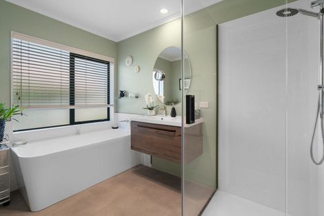 Photo of property in 5 Mahonia Place, Pyes Pa, Tauranga, 3112