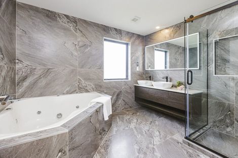 Photo of property in 31 Evergreen Parade, Rosehill, 2113