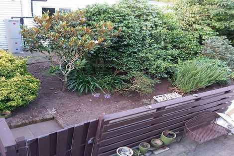 Photo of property in 2/249 Muritai Road, Eastbourne, Lower Hutt, 5013