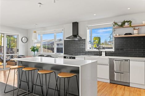 Photo of property in 29 Sturrocks Road, Redwood, Christchurch, 8051