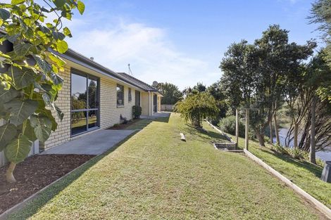 Photo of property in 68 Lough Bourne Drive, Pukekohe, 2120