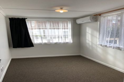 Photo of property in 2 Kervil Avenue, Te Atatu Peninsula, Auckland, 0610