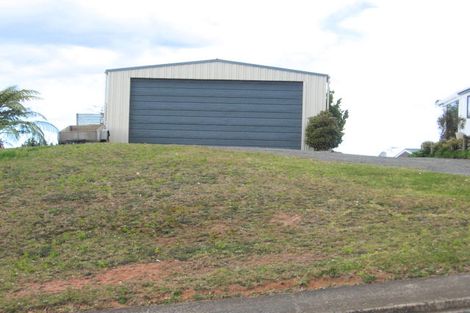 Photo of property in 10 Tairua Heights, Tairua, 3508