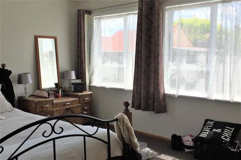 Photo of property in 27 Albert Street, Palmerston North, 4414