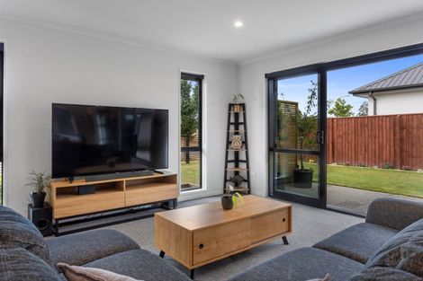 Photo of property in 14 Tara Crescent, Woodend, 7610